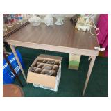 2 card tables & 4 folding chairs