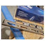 Levels 24', American 4' Aluminum Level, Mayes Plastic Carrier