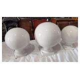 3 decorative ceramic balls
