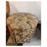 Tufted ottoman 23' dia
