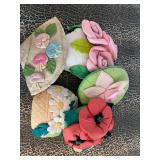 6 decorative pillows