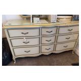9 drawer dresser w/ mirror