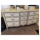 9 drawer dresser w/ mirror