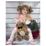 2 small Boyd’s bears, Doll