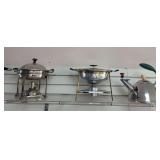 Tea kettle, 2 chafing dishes