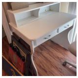 White desk 36' x 37' x 24' & office chair (stained)