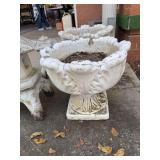 2 concrete planters