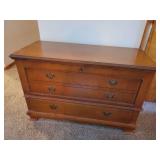 Vintage Cavalier (Tennessee Furniture Co) Cedar Hope Chest w/drawer 40 x 27 x 18