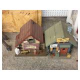 2 birdhouses