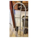 Pneumatic tire dolly