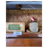 Singer buttonhole attachment, platte Valley corn whiskey 5” jug