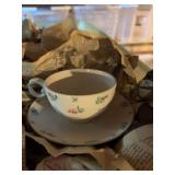 Cup/saucer bird feeders with post