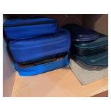 Pyrex baking dishes with carriers