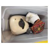 Tub of kitchen items: anchor hocking square dish, egg container, electric skillet, Hamilton beach blender,& misc