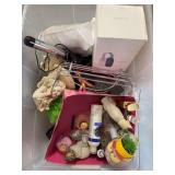 Super tote, small heater, or of angel shelves, perfume bottles with perfume, showe shelves,