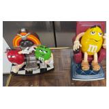 M&M