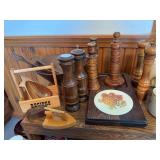Lot of wooden items