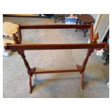 Quilt rack 31" w x 32" t