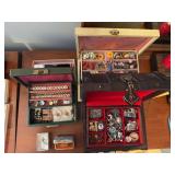 Lot of costume jewelry & jewelry boxes