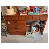 Maple single pedestal desk