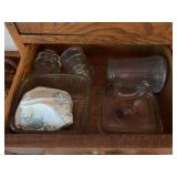 Vintage creamer,, 2 insulators, square dish