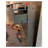 4 drawer metal file cabinet 15x25x 52” with key