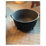 Vintage cast iron kettle ( 18”d x 11”t)