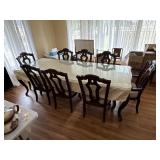 Nice Dining Room Table & 8 Chairs