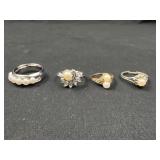 4 Pearl style Rings