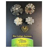 5 vintage Decorative Brooches / Pins