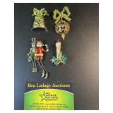 4 Vintage Christmas Decorative Brooches / Pins