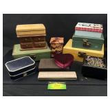 Jewelry storage containers