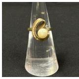 14K Sarah Coventry Gold Tone Faux Pearl Ring