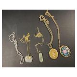 Monet chain plus 4 necklaces