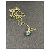 Gold tone pendant & chain