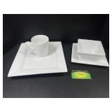 Living Quarters dish set