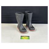 Childrenï¿½s Size 8 Rubber Boots