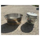 Metal Tub and Dry Food Can With Lid