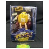 M&Mï¿½s La-Z-Boy dispenser