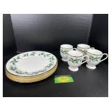 Mikasa Ribbon Holly Christmas 4 place Table