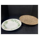 Large garlic bowl and wicker bowl