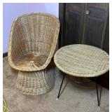 Wicker Seat & Table