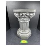 Ceramic pedestal