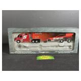 Snap on Diecast Tractor/trailer w/o socket wrench