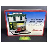 Snap on die-cast 1930s vintage Garage Diorama