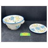 New Deb Co Stoneware floral  Colander