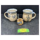 Stoneware mugs and moe