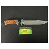 Hunting Knife with Wooden Handle