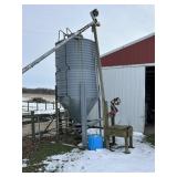 Bulk Feed Bin w/ Auger System