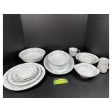 Noritake inverness Set of dinnerware